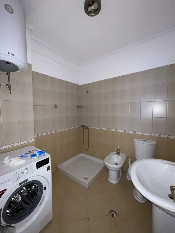 Tirane, shitet apartament 2+1+Aneks+Ballkon Kati 5, 100 m² 140.000 € (Rruga teodor keko)