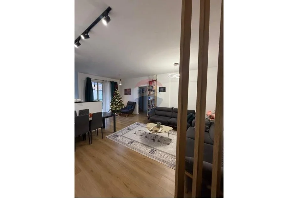 Tirane, shitet apartament 2+1+Ballkon , 99 m² 147.000 € (Fresk)
