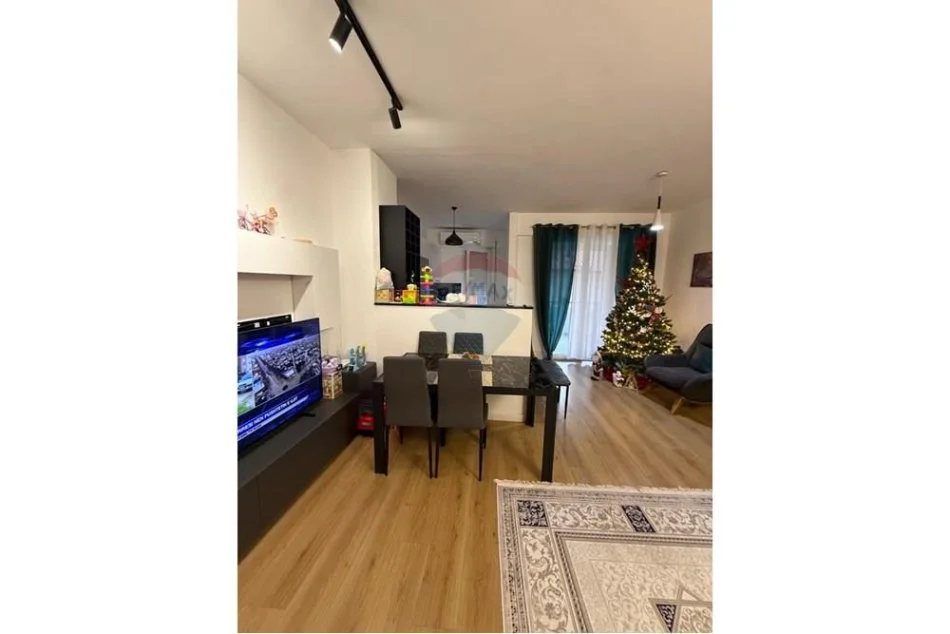 Tirane, shitet apartament 2+1+Ballkon , 99 m² 147.000 € (Fresk)