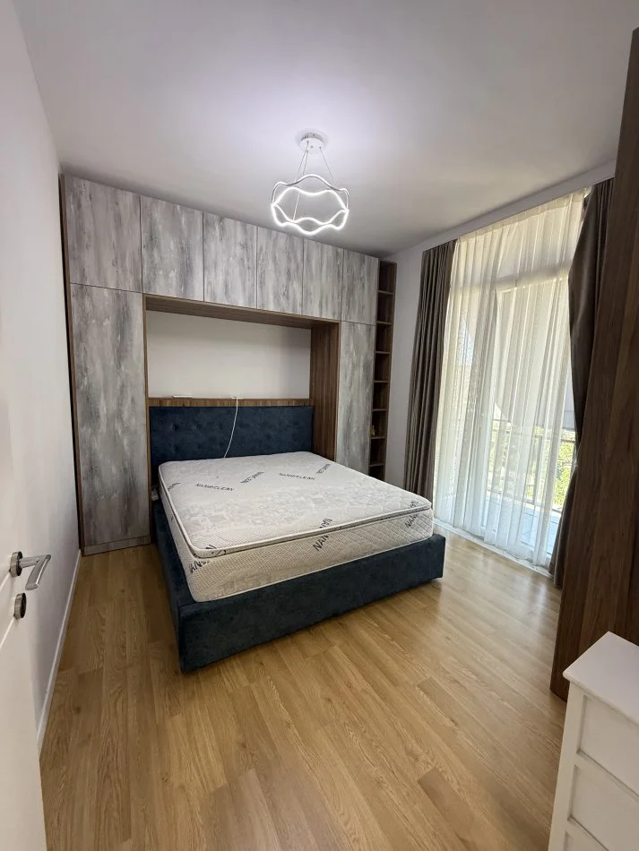 Tirane, jepet me qera apartament 2+1 Kati 6, 100 m² 650 € (Bulevardi bajram curri)