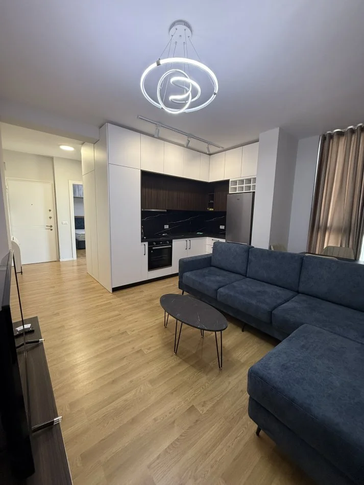 Tirane, jepet me qera apartament 2+1 Kati 6, 100 m² 650 € (Bulevardi bajram curri)
