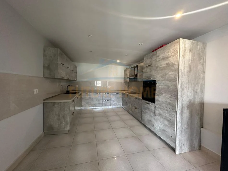 Tirane, shitet apartament+verande | Penthouse Dublex Kati 6, 562 m² (Liqeni thate)