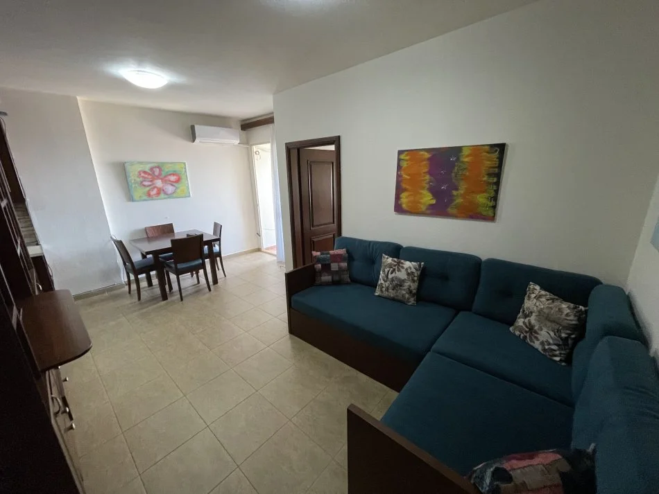 Tirane, jepet me qera apartament 1+1+Aneks+Ballkon Kati 9, 79 m² 500 € (Rruga Kavajes , Perball Delijorgjit)