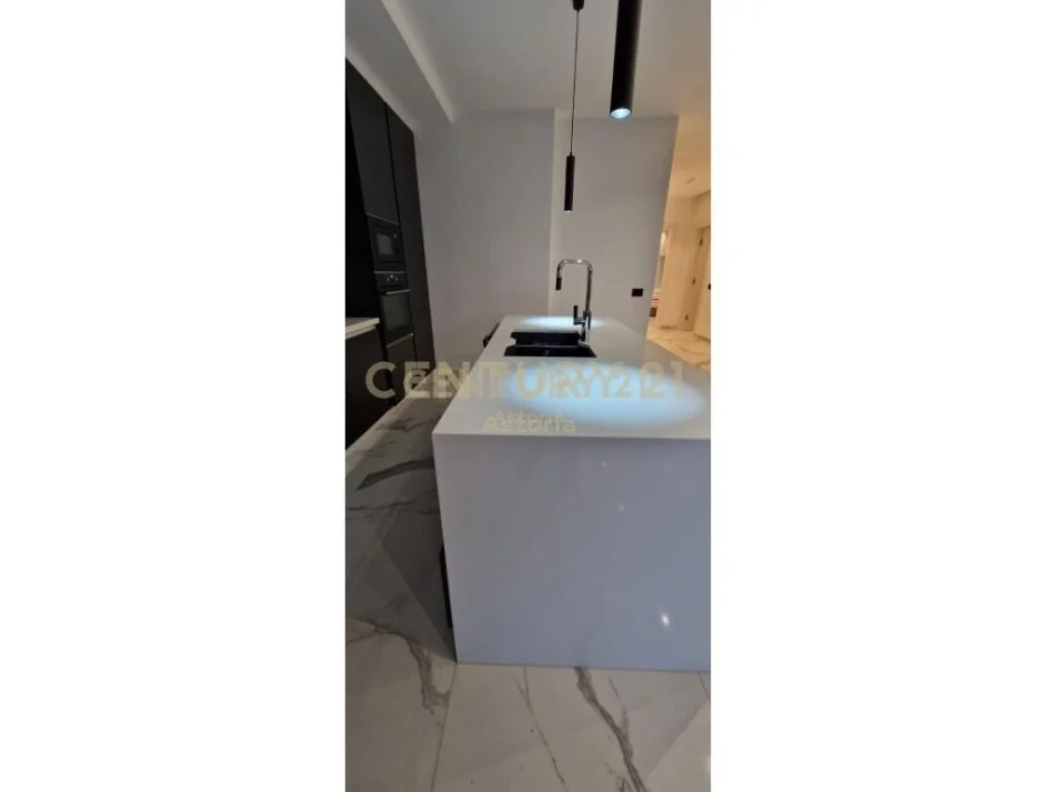 Tirane, jepet me qera apartament 2+1 Kati 5, 129 m² 1.200 € 