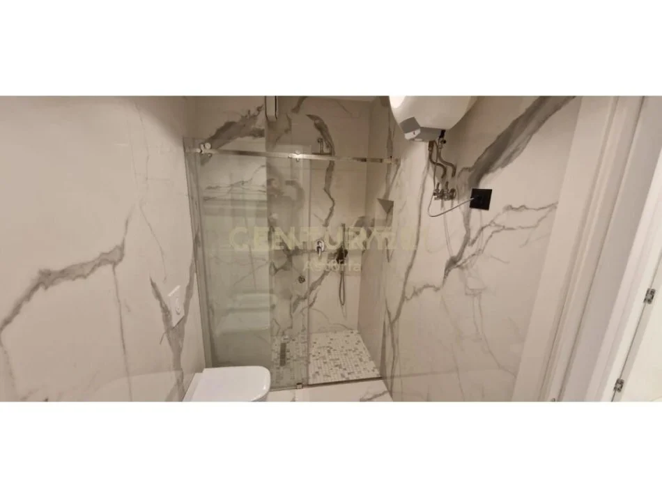 Tirane, jepet me qera apartament 2+1 Kati 5, 129 m² 1.200 € 