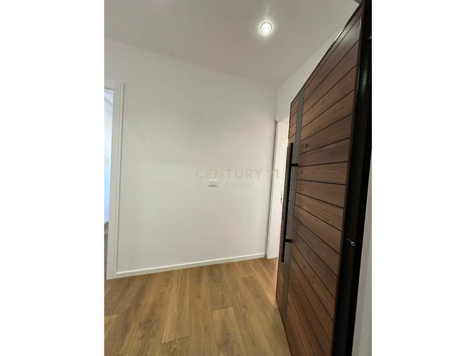 Tirane, shes apartament 2+1+Aneks+Ballkon Kati 4, 75 m² 193.000 € 
