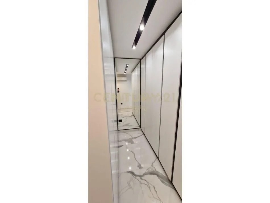 Tirane, jepet me qera apartament 2+1 Kati 5, 129 m² 1.200 € 