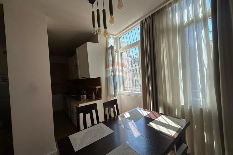 Tirane, shitet apartament 2+1+Ballkon , 120 m² 280.000 € (Bulevardi Zogu i Pare, Qender)