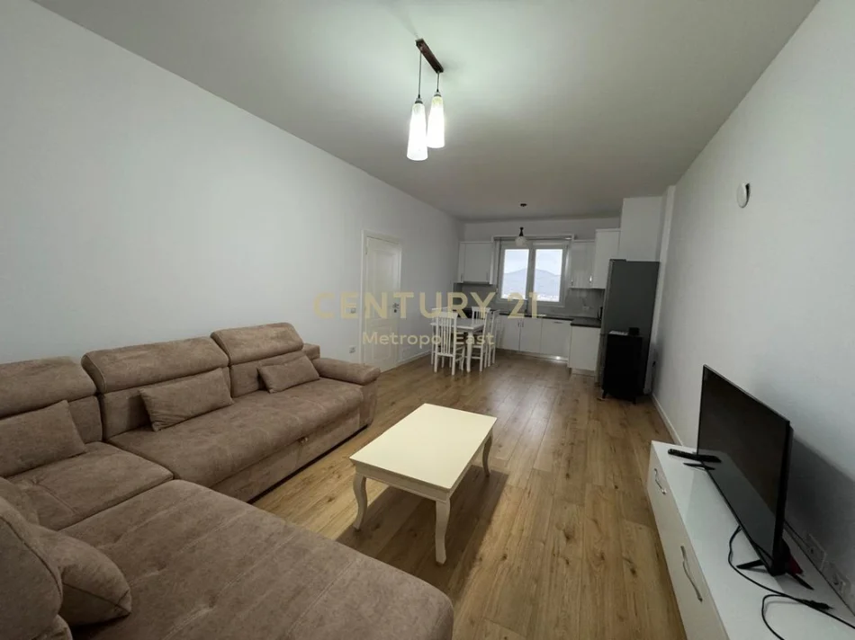 Tirane, jepet me qera Vile 2 Katshe Kati 2, 162 m² 1.300 € 