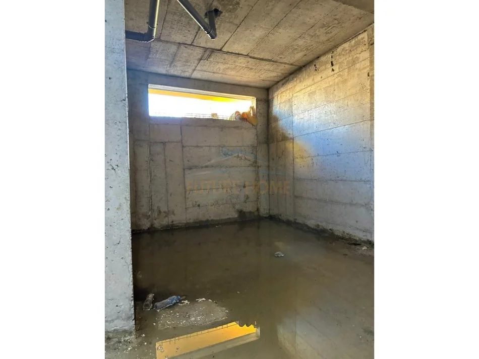 Tirane, shitet apartament 1+1+Ballkon , 110.000 € 