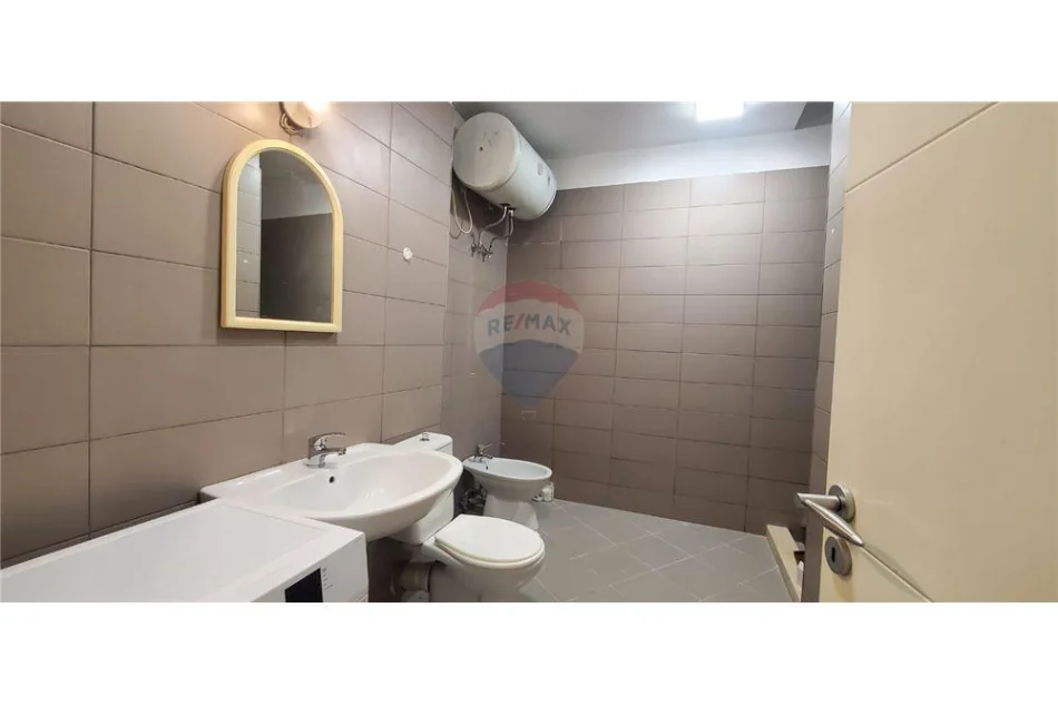 Tirane, shitet apartament 2+1+Ballkon , 120 m² 280.000 € (Bulevardi Zogu i Pare, Qender)