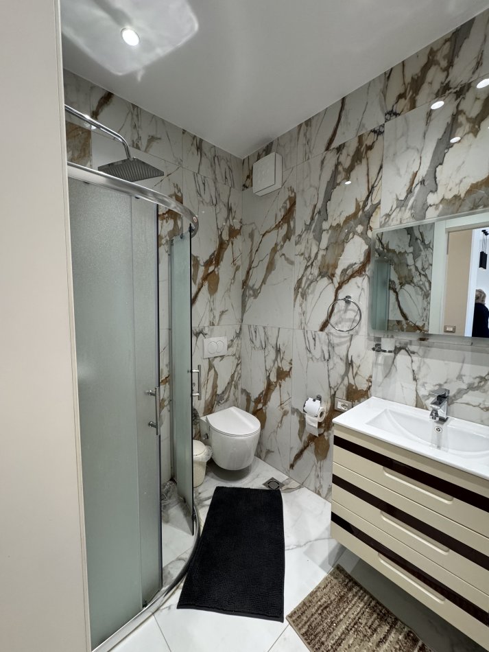 Tirane, jepet me qera apartament , 65 m² 600 € 