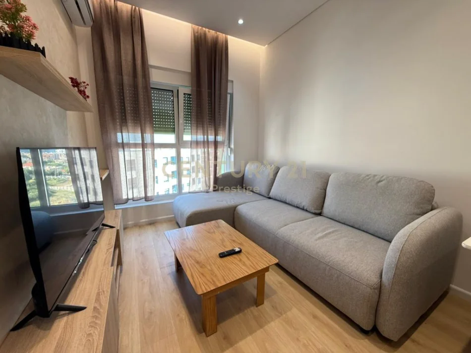 Tirane, jepet me qera apartament 2+1 Kati 8, 70 m² 500 € (rezidenca Kadiu)