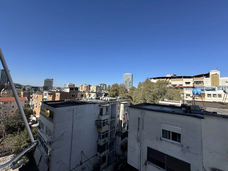 Tirane, jepet me qera apartament Kati 5, 65 m² 650 € 