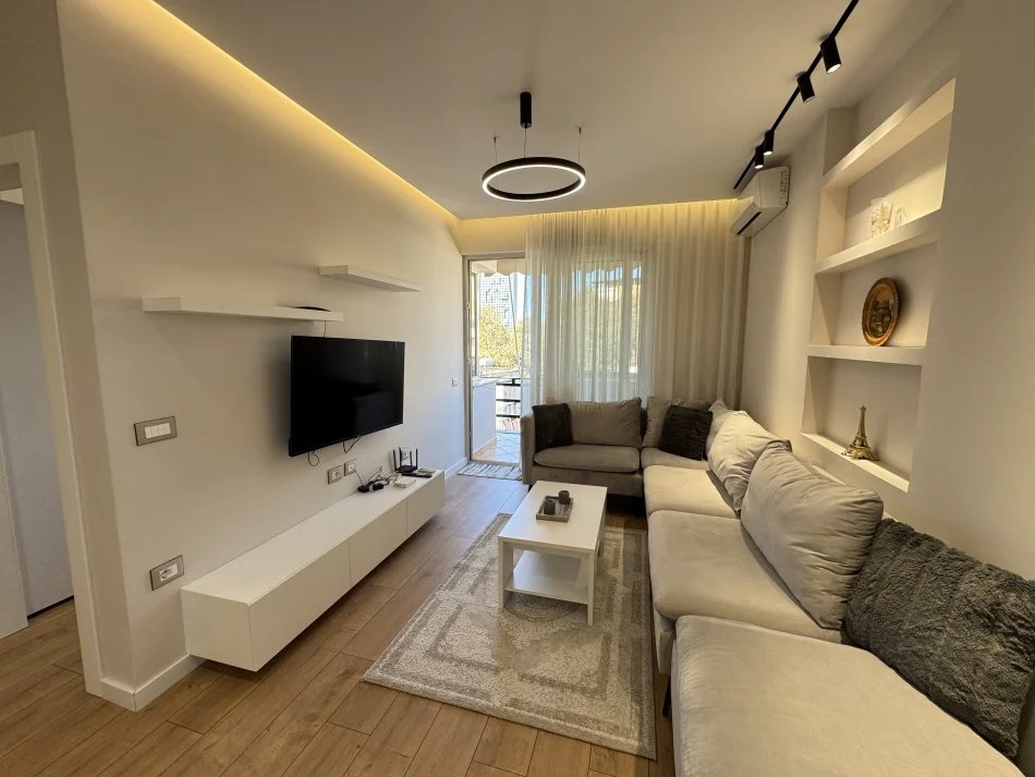 Tirane, jepet me qera apartament Kati 5, 65 m² 650 € 