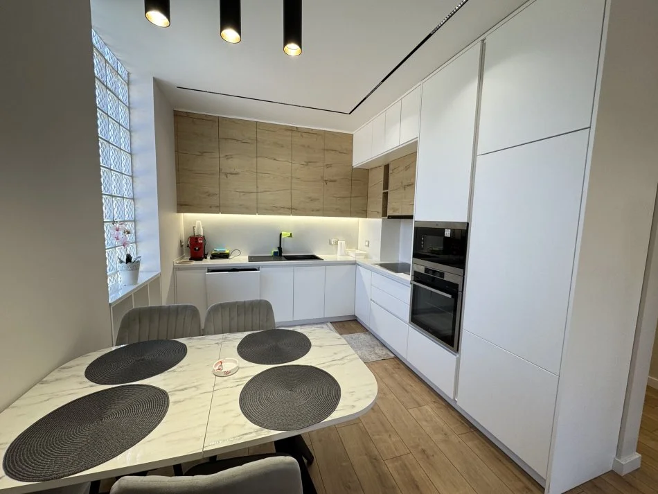 Tirane, jepet me qera apartament Kati 5, 65 m² 650 € 