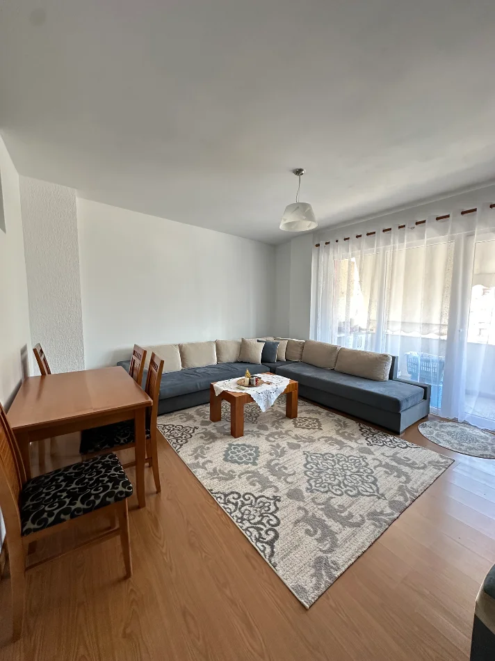 Tirane, jepet me qera apartament 2+1 Kati 5, 85 m² 500 € (Astir)