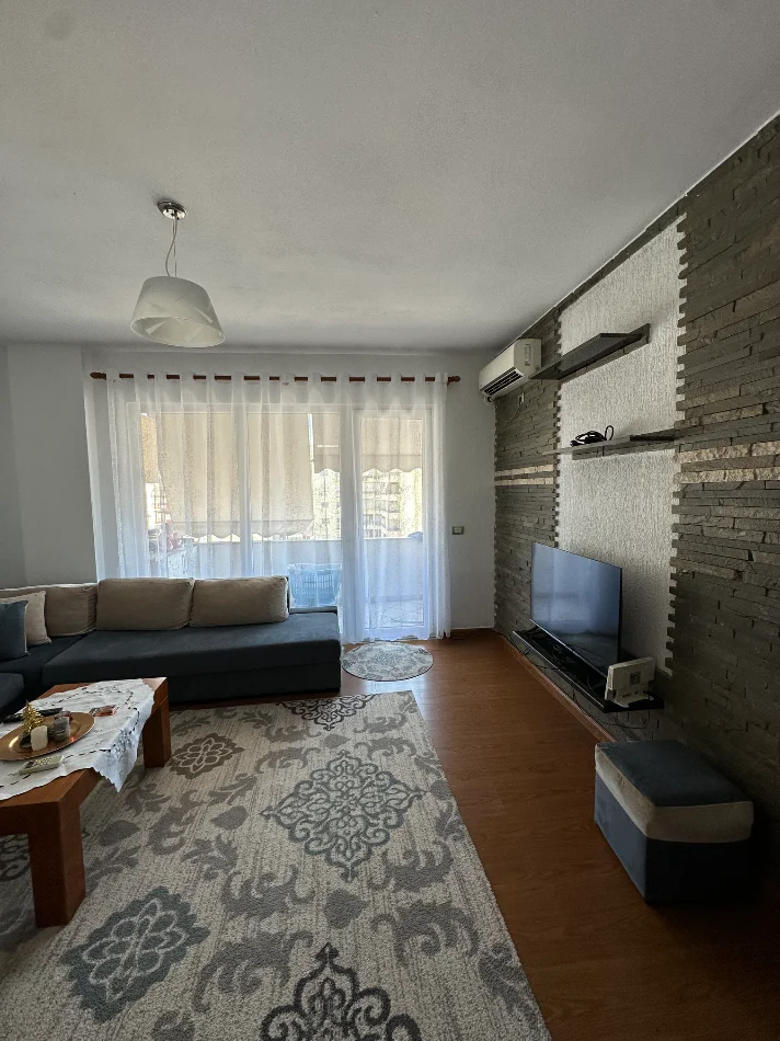 Tirane, jepet me qera apartament 2+1 Kati 5, 85 m² 500 € (Astir)