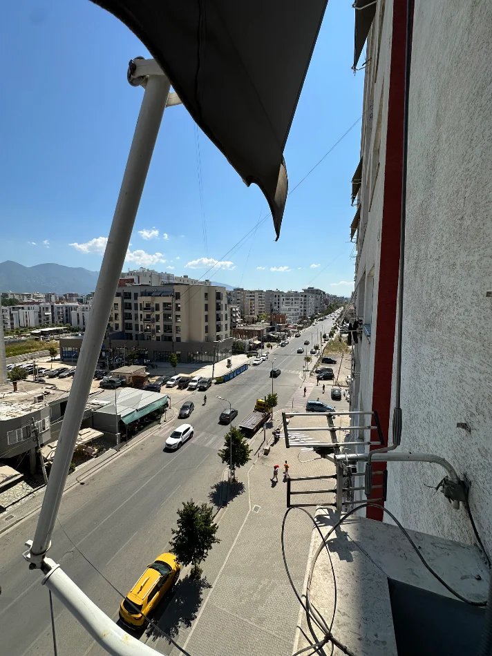 Tirane, jepet me qera apartament 2+1 Kati 5, 85 m² 500 € (Astir)