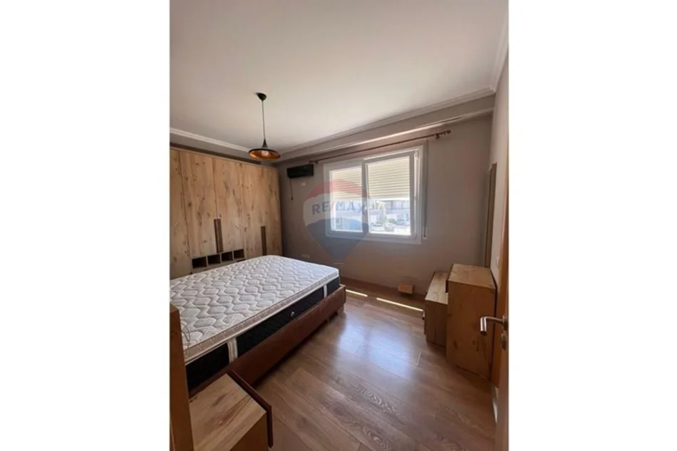 Tirane, jepet me qera 2+1 , 98 m² 850 € (Kopshti Botanik)