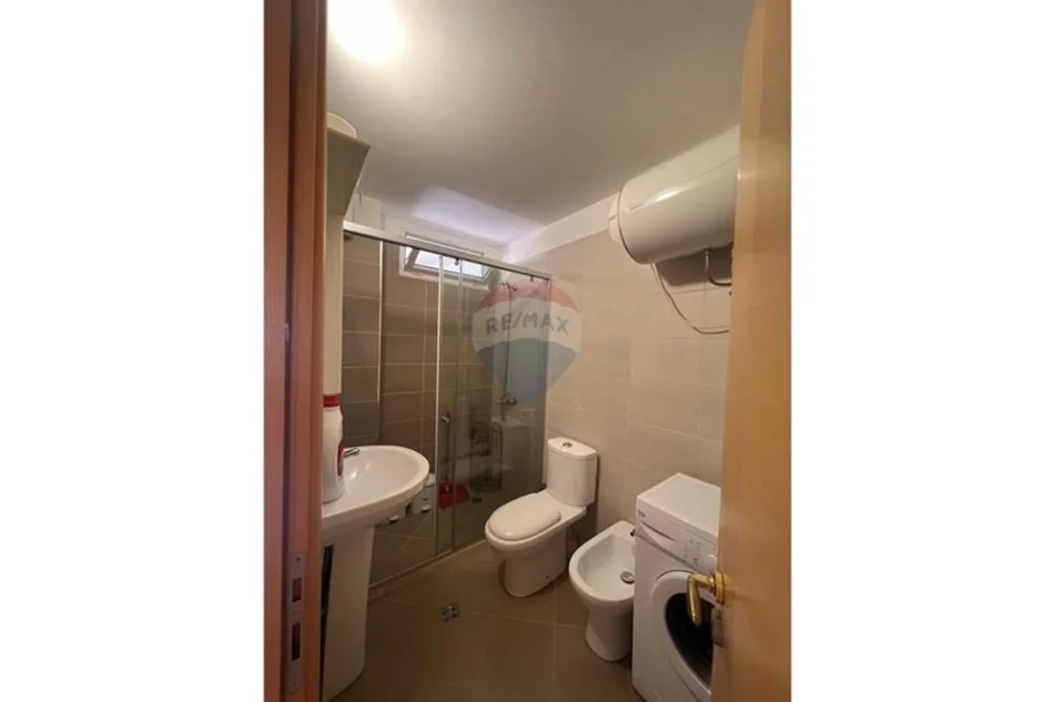 Tirane, jepet me qera 2+1 , 98 m² 850 € (Kopshti Botanik)