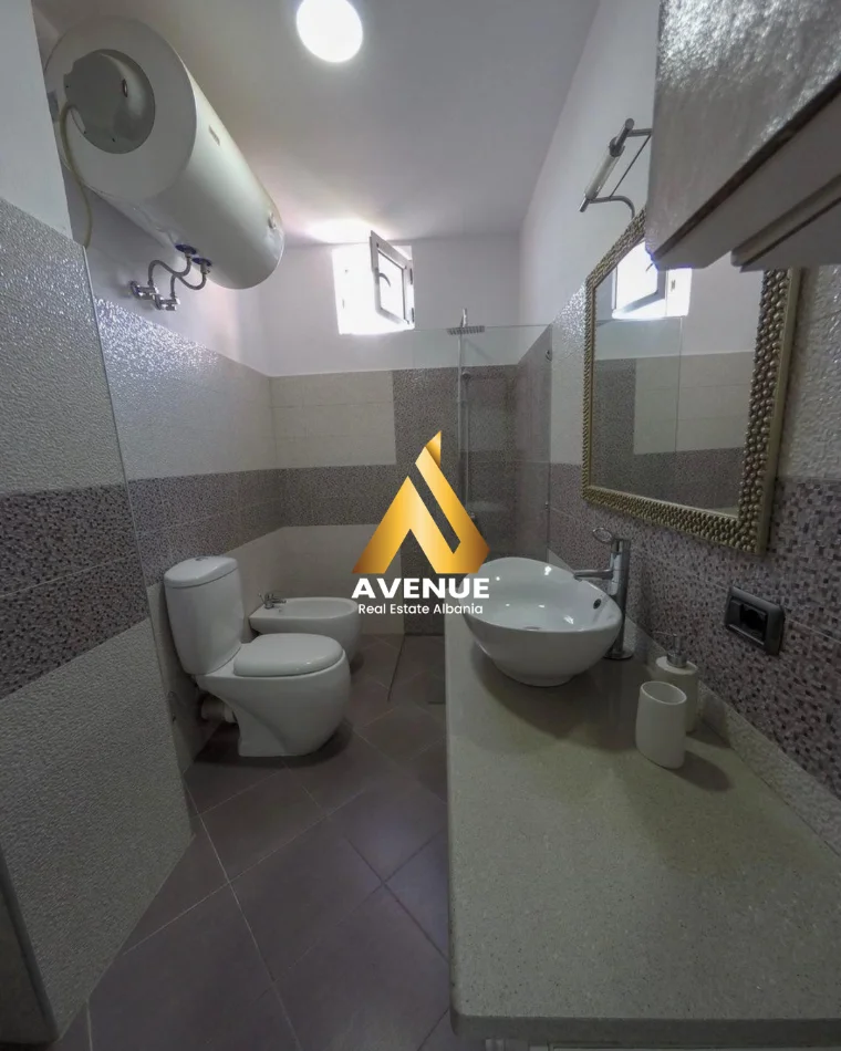 Tirane, jepet me qera apartament 1+1 Kati 5, 54 m² 500 € (Rruga muhamet gjollesha)