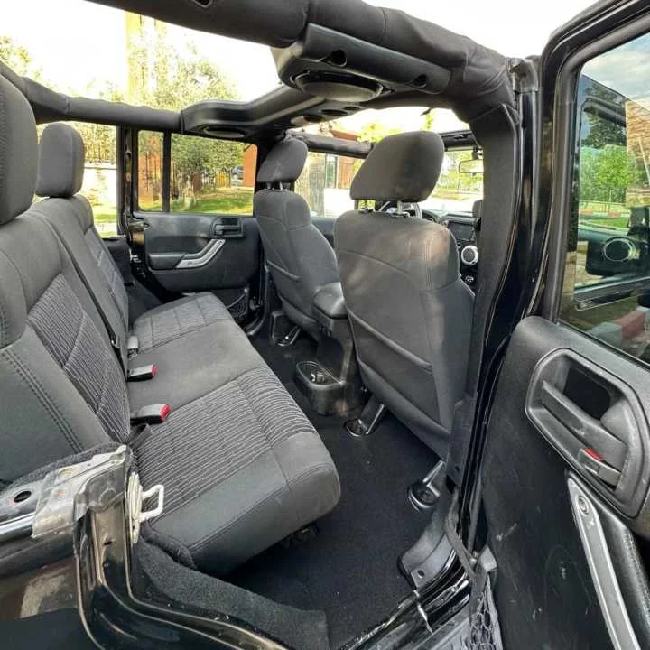 Tirane, shes makine Jeep Wrangler Benzin, e zeze automatik Kondicioner 201.000 km 13.900 €