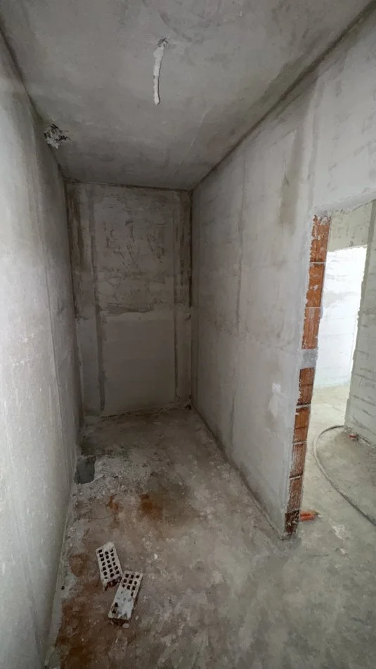 Tirane, shitet apartament 1+1+Ballkon Kati 2, 77 m² 73.000 € (Unaza E Madhe Paskuqan)