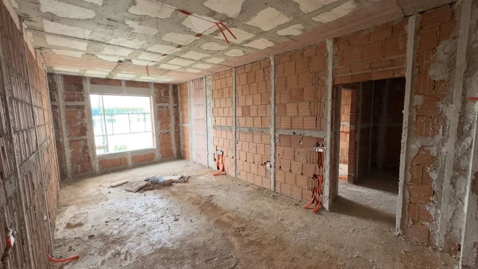 Tirane, shitet apartament 1+1+Ballkon Kati 3, 75 m² 71.402 € (Unaze e Madhe Paskuqan)