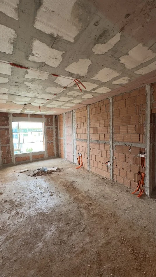 Tirane, shitet apartament 1+1+Ballkon Kati 3, 75 m² 71.402 € (Unaze e Madhe Paskuqan)