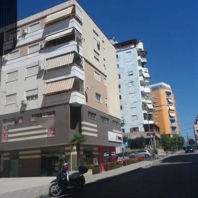 Shqiperi, shitet dyqan , 64 m² 180.000 € (Kristal Center)