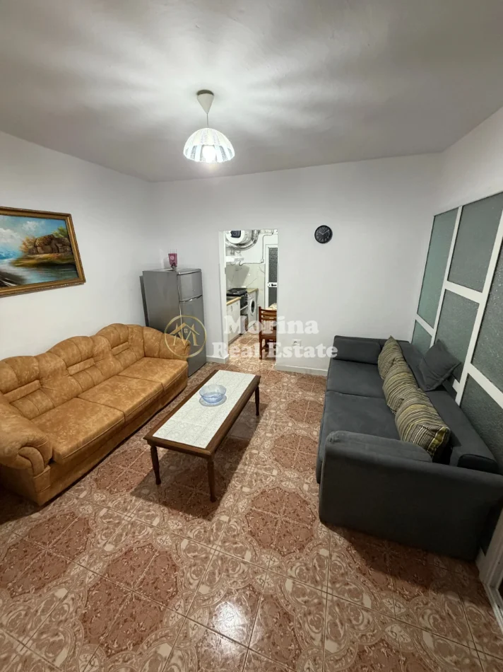 Tirane, jepet me qera shtepi 1+1 Kati 1, 60 m² 400 € (Selvia)