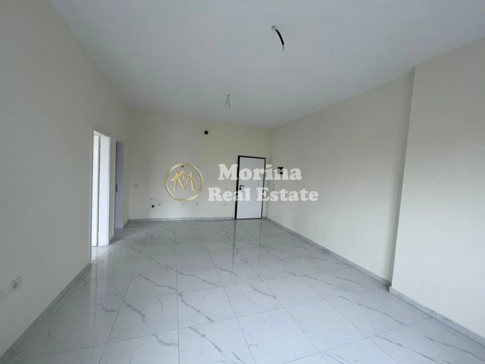 Tirane, jepet me qera ambjent biznesi Kati 1, 65 m² 450 € (Kamez)