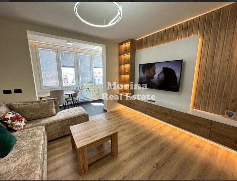 Tirane, jepet me qera apartament 1+1 Kati 11, 70 m² 800 € (Pazari i Ri)