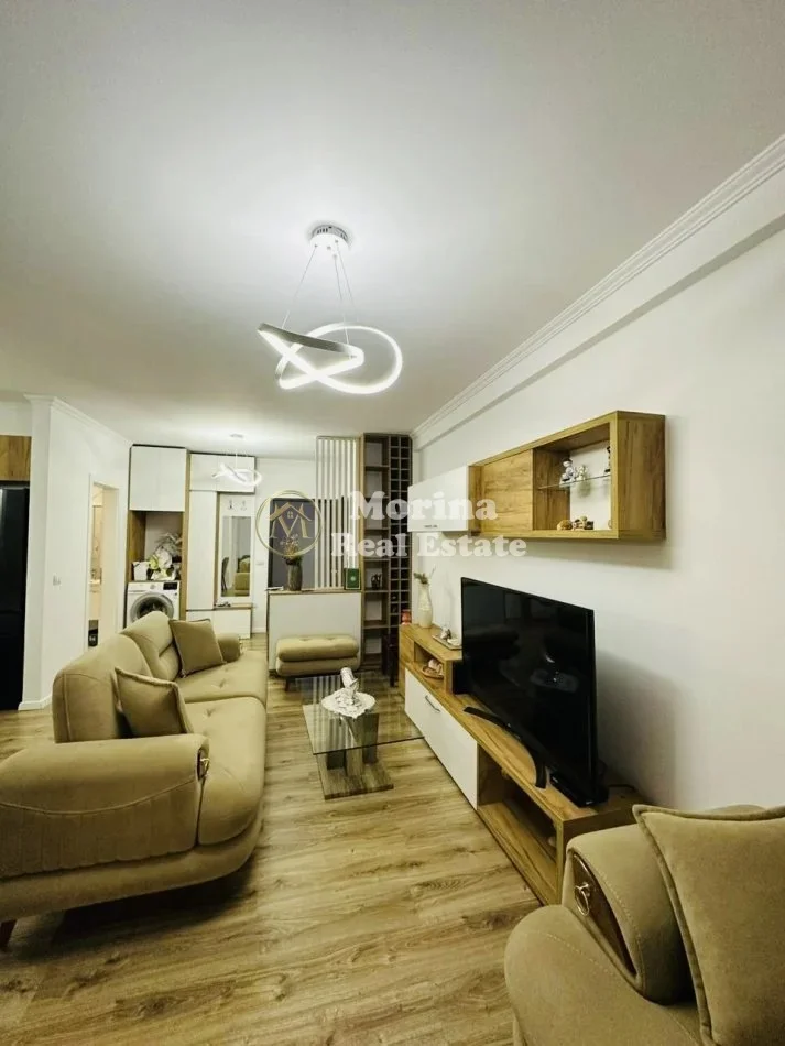 Tirane, jepet me qera apartament 1+1 Kati 5, 60 m² 518 € (Yzberisht)