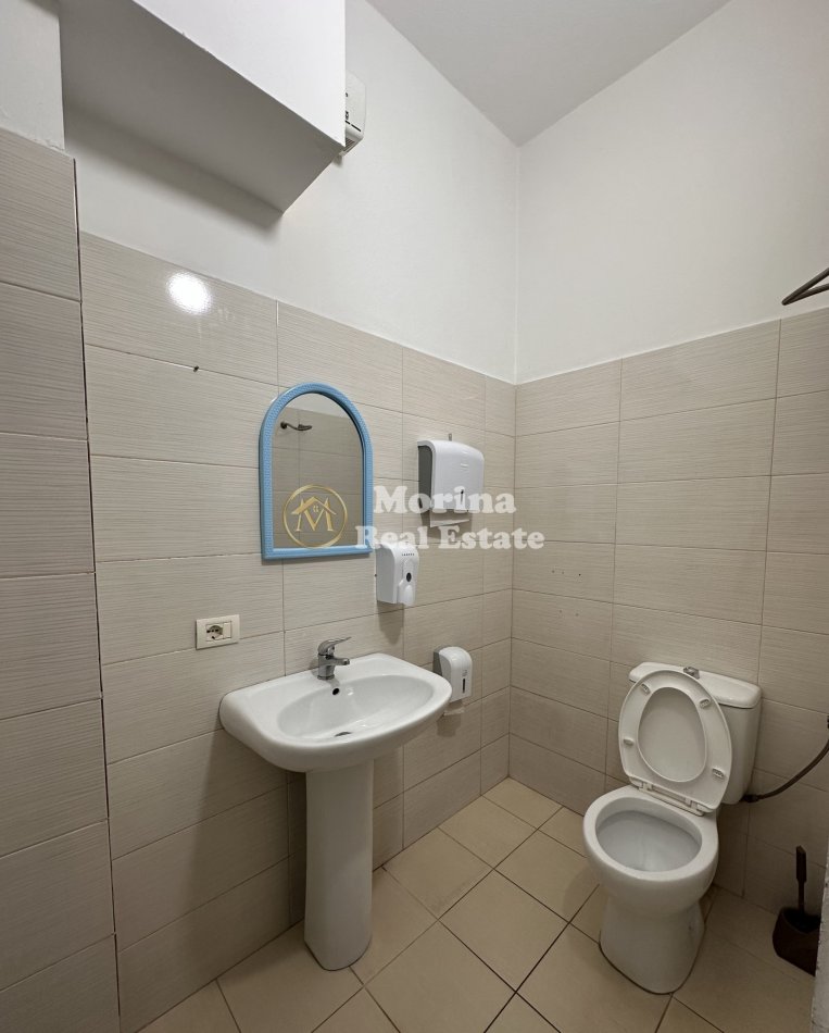 Tirane, jepet me qera ambjent biznesi Kati 2, 350 m² 3.000 € (Qytet Studenti)