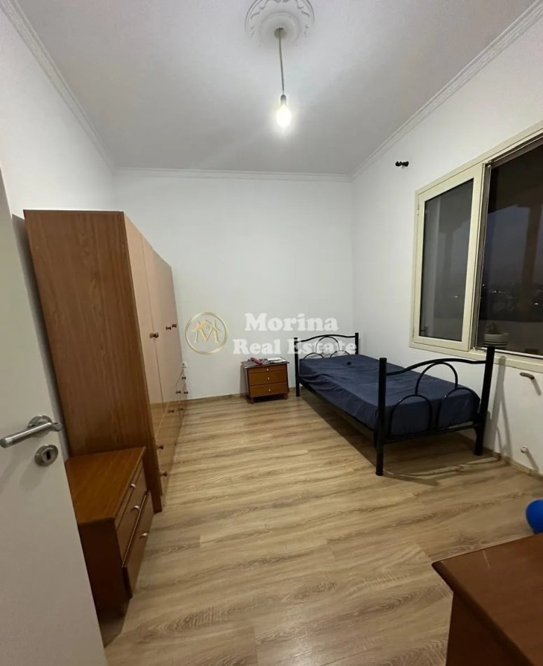 Tirane, jepet me qera Vile 2+1 Kati 1, 80 m² 500 € (Sauk)
