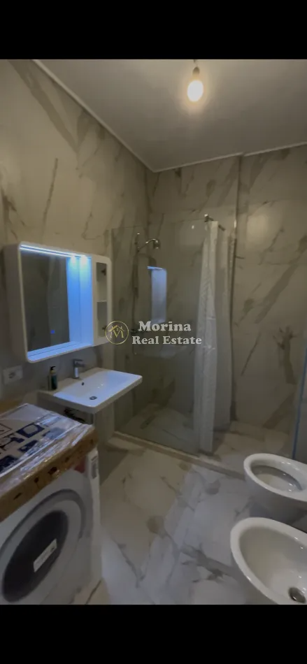 Tirane, jepet me qera apartament 2+1 Kati 3, 100 m² 600 € (Kinostudio)