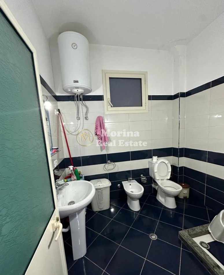 Tirane, jepet me qera Vile 2+1 Kati 1, 80 m² 500 € (Sauk)