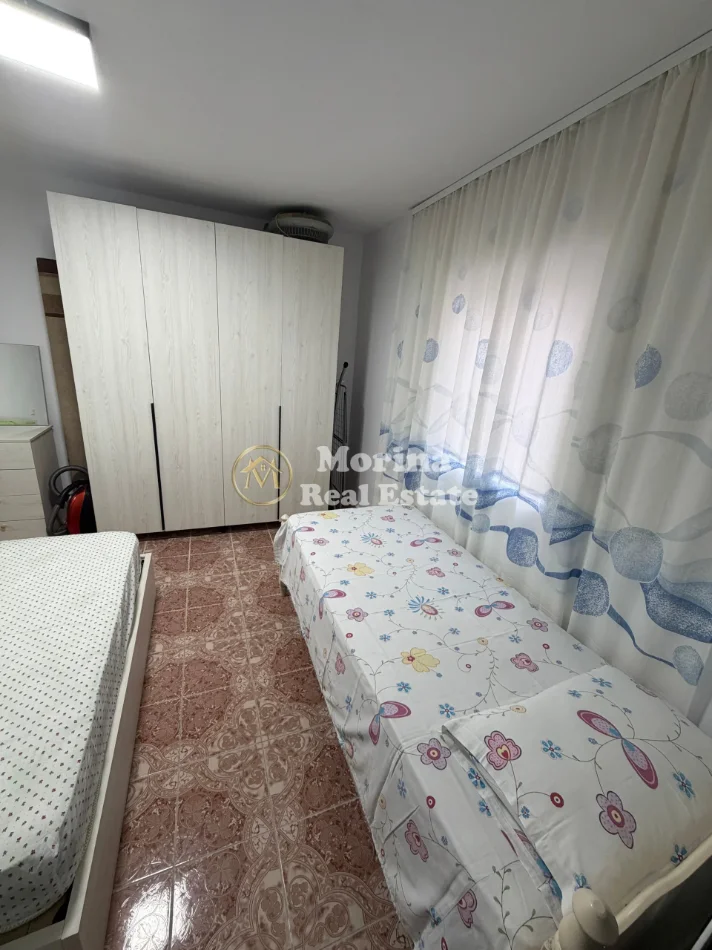 Tirane, jepet me qera shtepi 1+1 Kati 1, 60 m² 400 € (Selvia)
