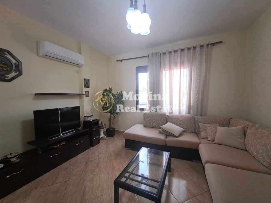 Tirane, jepet me qera apartament 2+1 Kati 2, 72 m² 500 € (Laprake)
