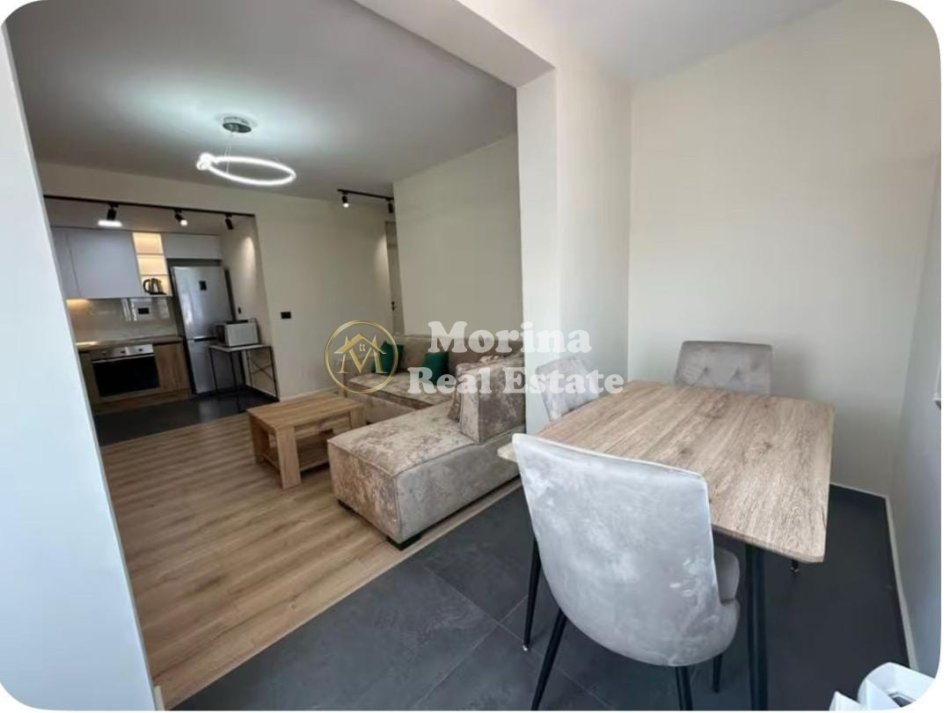 Tirane, jepet me qera apartament 1+1 Kati 11, 70 m² 800 € (Pazari i Ri)