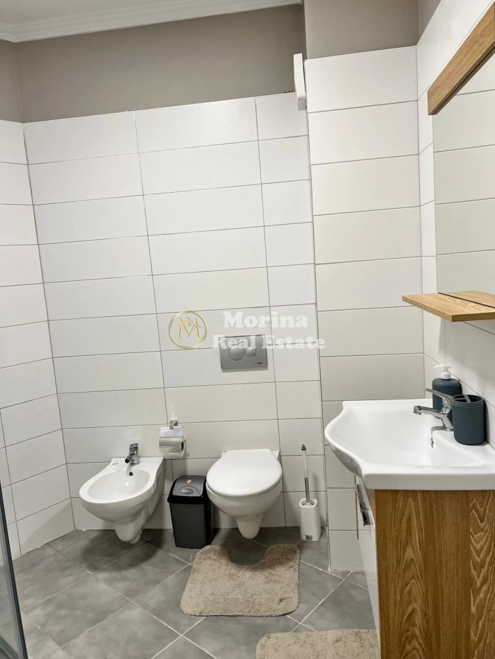 Tirane, jepet me qera apartament 2+1 Kati 4, 100 m² 500 € (Yzberisht)