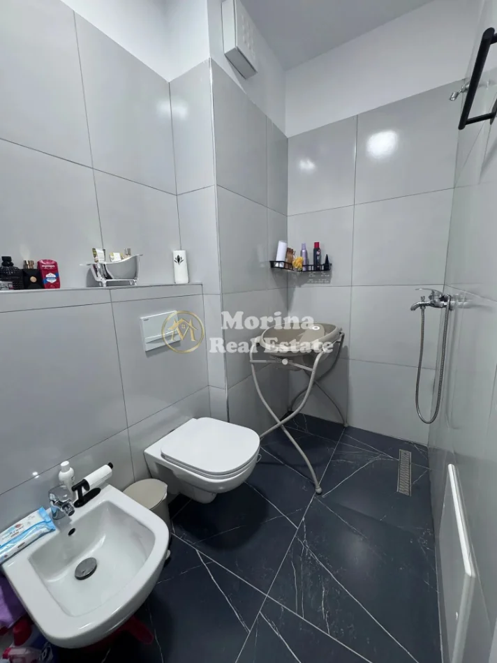 Tirane, jepet me qera apartament 1+1 Kati 5, 75 m² 400 € (Paskuqan)