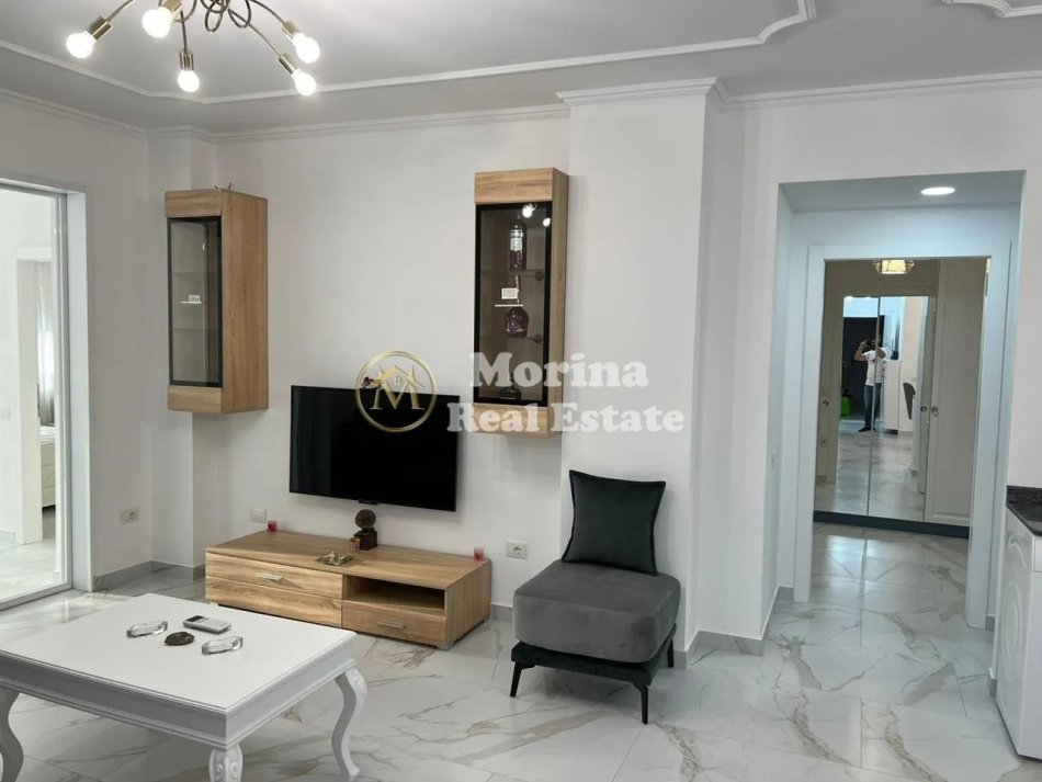 Tirane, jepet me qera apartament 2+1 Kati 4, 105 m² 1.200 € (Sheshi Willson)