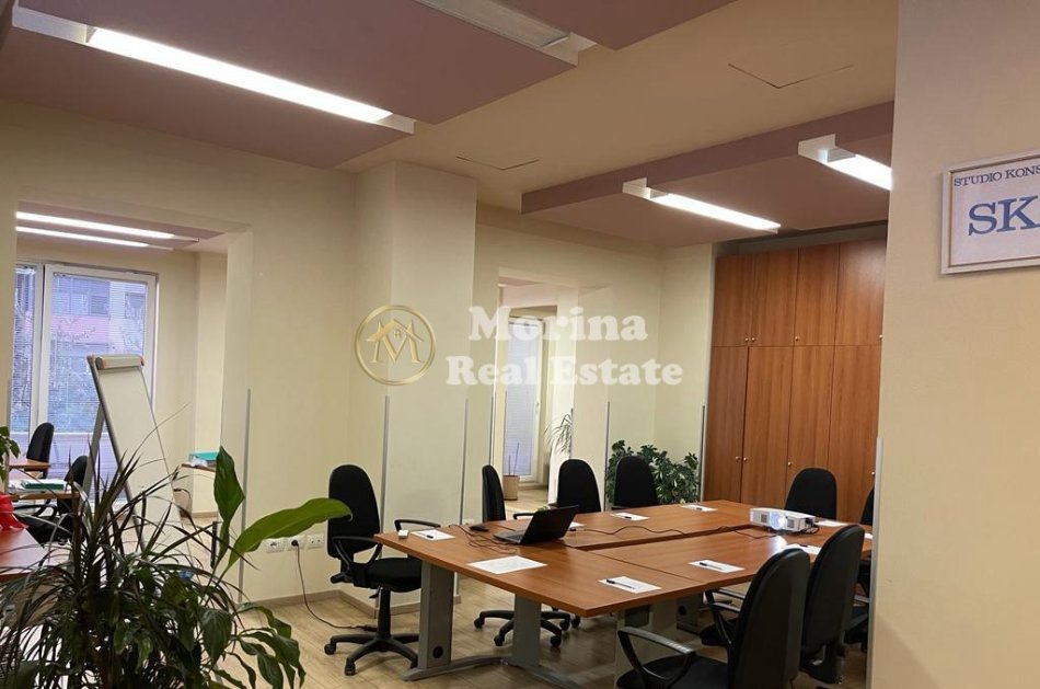 Tirane, jepet me qera ambjent biznesi Kati 3, 120 m² 1.600 € (Blloku)