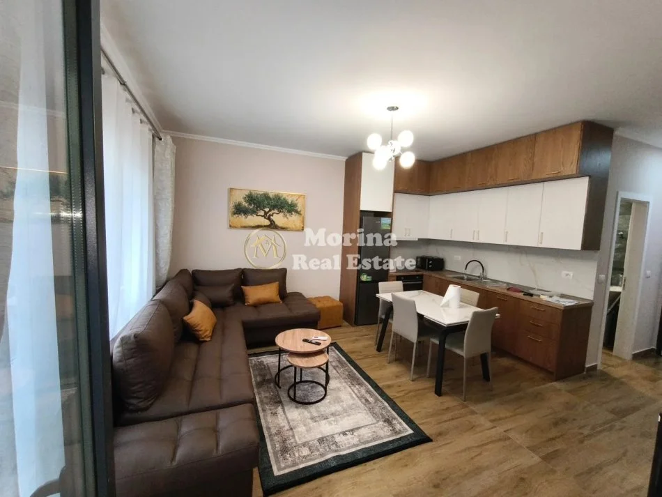 Tirane, jepet me qera apartament 1+1 Kati 4, 66 m² 800 € (Zogu i Zi)