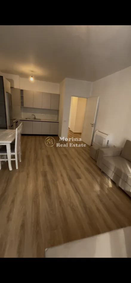 Tirane, jepet me qera apartament 2+1 Kati 3, 100 m² 600 € (Kinostudio)