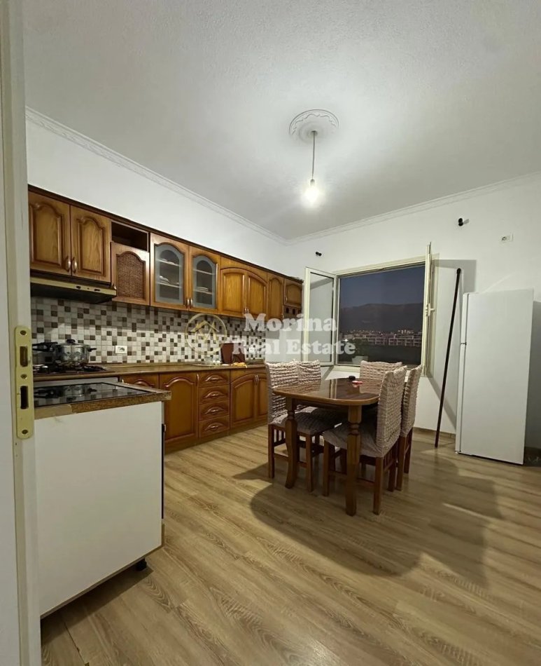 Tirane, jepet me qera Vile 2+1 Kati 1, 80 m² 500 € (Sauk)