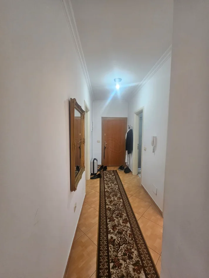 Tirane, jepet me qera apartament 2+1+Ballkon Kati 3, 70 m² 500 € 